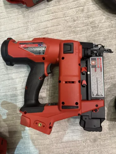 Milwaukee M18 FUEL 18-Gauge Brad Nailer (2746-20)