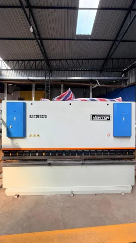 Dobradeira CN Newton 150ton
