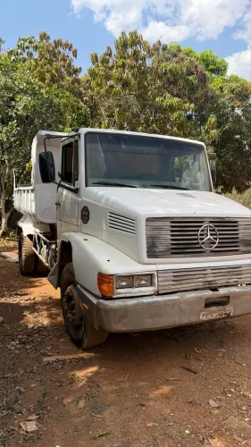 Caminhão Mercedes Benz L1214