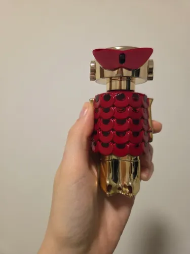 Fame in Love Rabanne