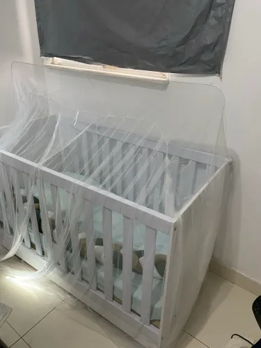 Vendo berço de bebê já com colchão 