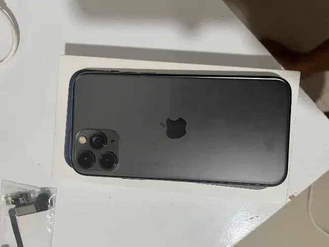 IPhone 11 Pro para retirada de peça ou arrumar