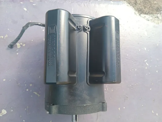 Motor 1CV com menos de 5 horas de uso!