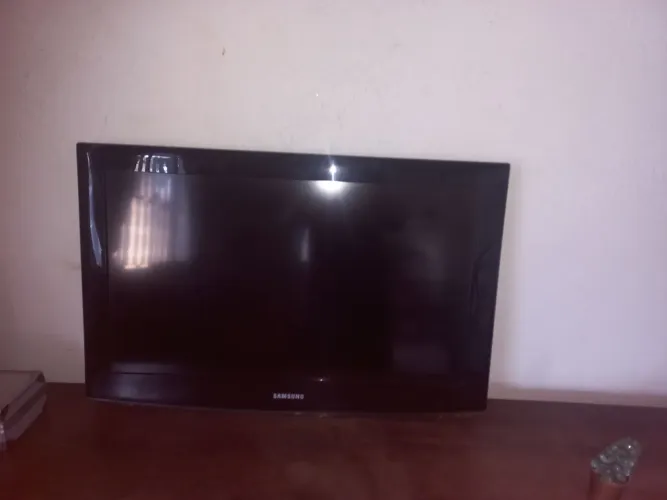 Vendo TV 32 sanssung usada em perfeito estado