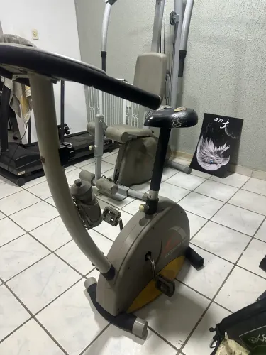 Vendo bicicleta ergométrica Athletic 1000