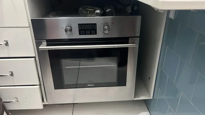 Forno elétrico seminovo.