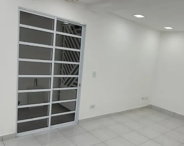 Sala comercial na Estrada de Itapecerica, 18 12 m²