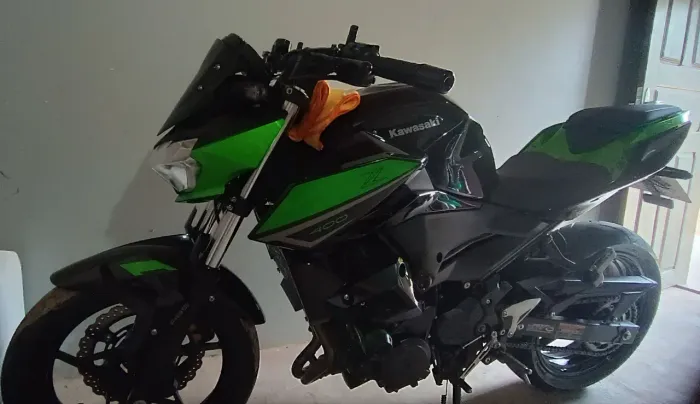 Z 400 2022 sem detalhes pouco rodada 