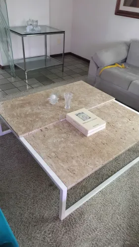 Mesa de centro quadrada