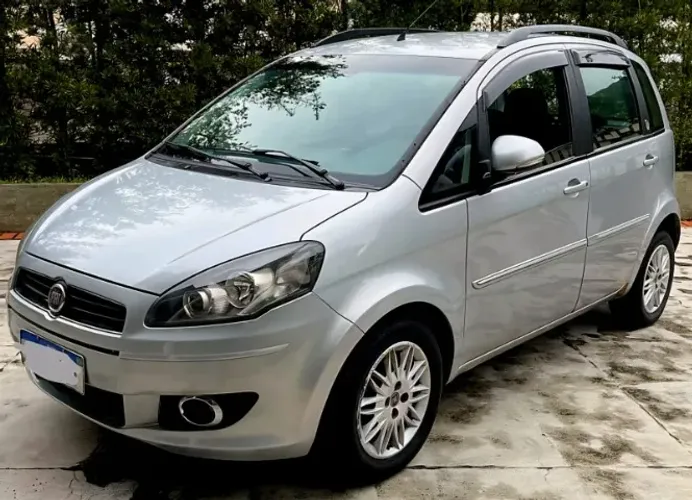 Fiat Idea Attractive 1.4 Fire Flex 8V 5P 2013