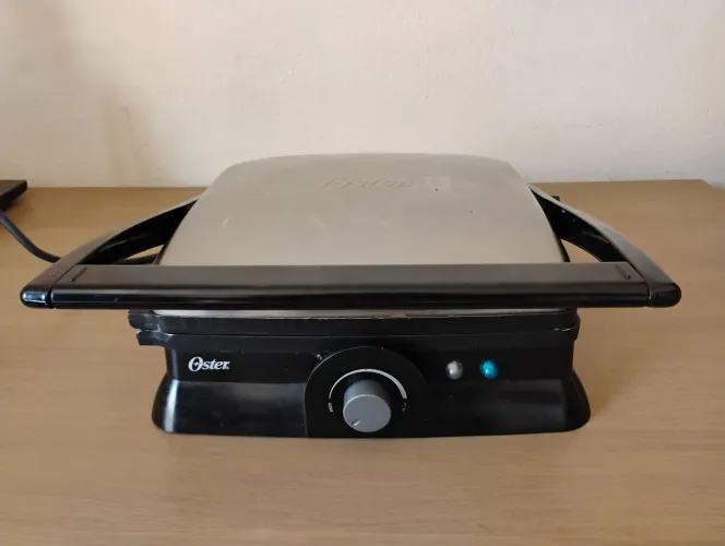Grill e Sanduicheira da OSTER