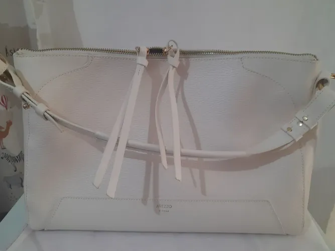 Bolsa Arezzo nova