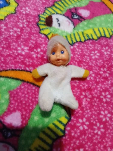 uma boneca Fofolete, um clássico brinquedo fabricado pela Trol na década de 1970