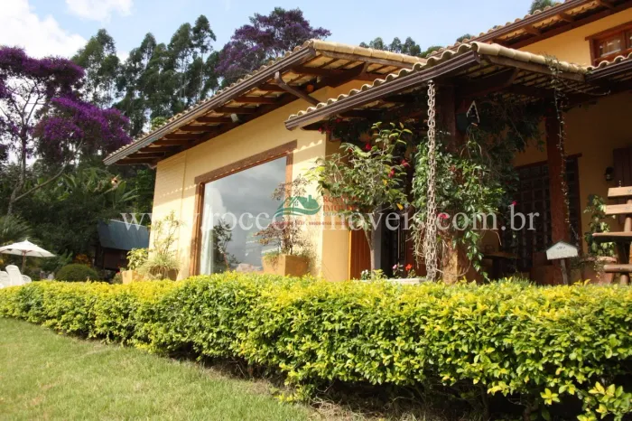 LINDA CASA EM CONDOMINIO FECHADO MARECHAL FLORIANO-ES