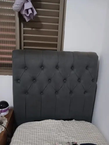 Duas camas com cabeceira 