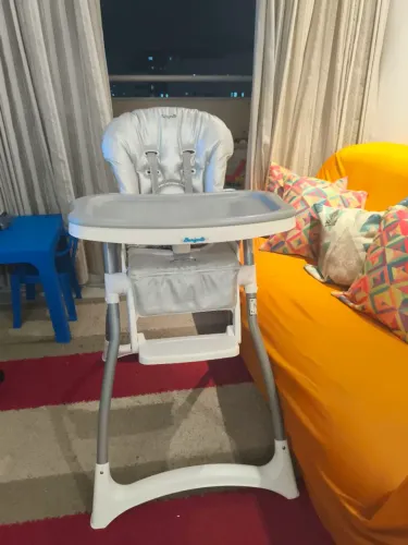 Cadeira de alimentação de bebê