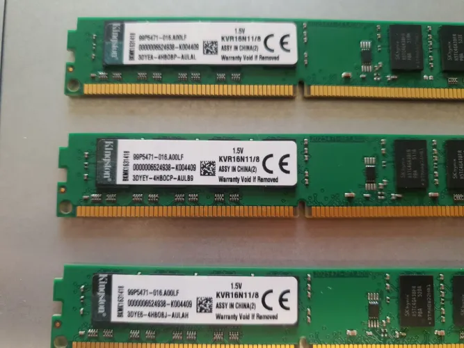 Memoria RAM Kingston 3 pentes de 8 GB cada