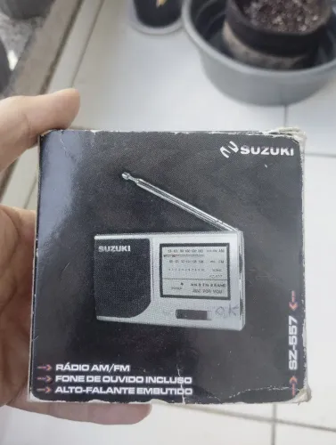Rádio SUZUKI SZ-557