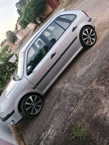 Volkswagen Gol Geração III Power 1.0 MI 16V Gasolina Mec. 4P 2003