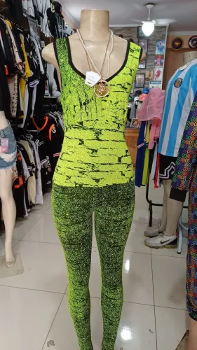 Roupa feminina 