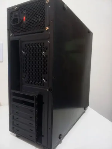Gabinete + fonte ATX