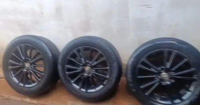 Jogo de rodas originais do corola Toyota