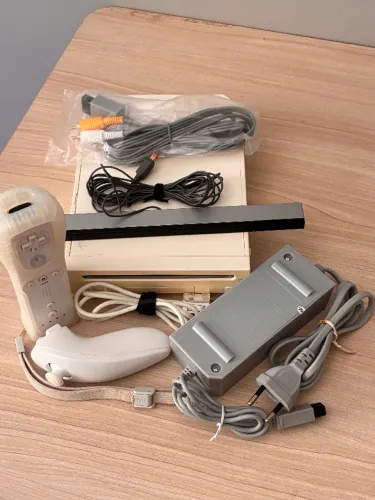 Nintendo Wii Americano Desbloqueado + HD 320 GB com Jogos