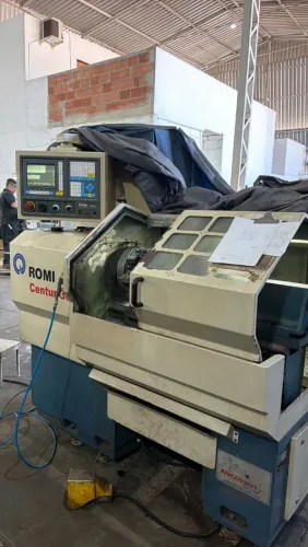 Torno Cnc Romi Centur 30D ano 2002