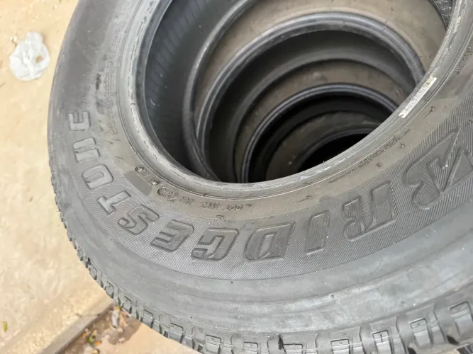 Par de Bridgestone 265 70 16 700 o par