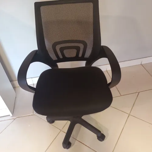 Cadeira escritório em excelente estado