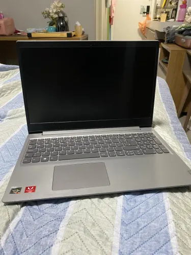 ? Notebook Lenovo Ryzen 5 - Ótimo para estudos, trabalho e jogos leves!