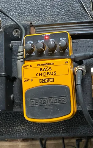 Pedal Behringer Bass Chorus