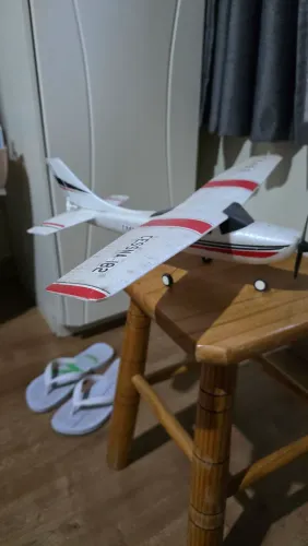 Avião Cesna 4 canais