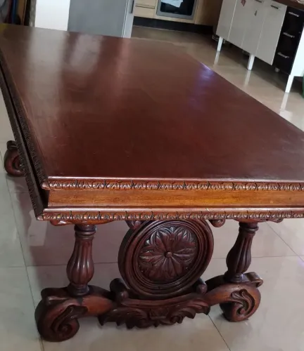 Mesa de Jantar Madeira Maciça Entalhada 2,00x1,10m - 8 Lugares