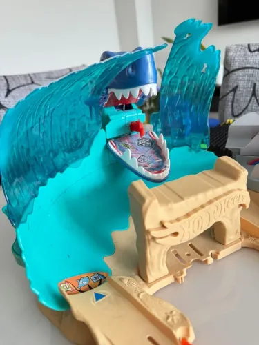 Hot Wheels City - Batalha na Praia do Tubarão