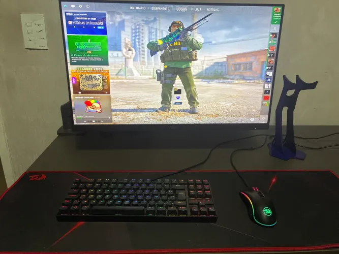 Kit gamer Redragon para jogos (teclado, mouse e mousepad)