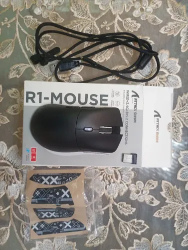 Mouse ATTACK SHARK R1