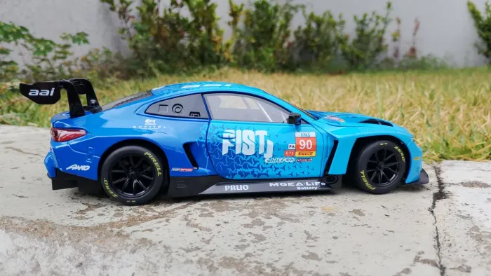 Miniatura Carro de Corrida BMW M8 GTE - Escala 1 /24