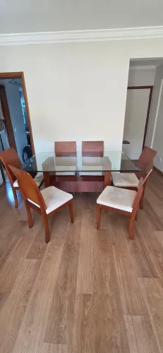 Mesa de Jantar com 6 cadeiras
