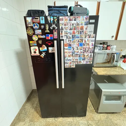 Geladeira Frost Free Duas Portas Black Inox