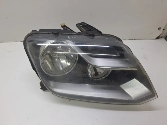 Farol Lado Direito Volkswagen Amarok 2010 / 2011 Direito