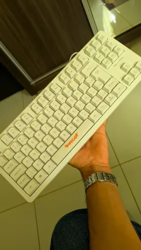 Teclado gamer RGB M90B