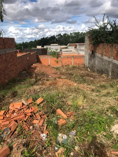 Vendo lote escriturado em frente praça