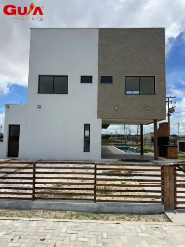 Casa duplex em Flecheiras, Porteira fechada, em condomínio.