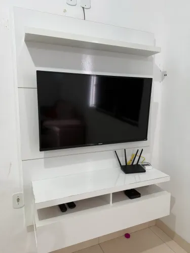 Painel para TV Branco - Ótimo Estado