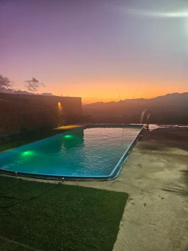 VENDE-SE UMA CHÁCARA EM CONSTRUÇÃO