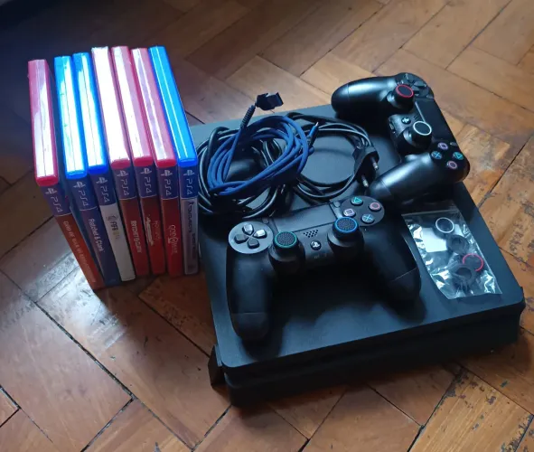 PS4 SLIM 1TB