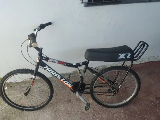 Bike Houston aro 24 600R$ faço até 550R$