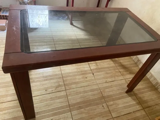 Mesa madeira com vidro