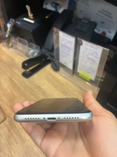 IPHONE 11 64